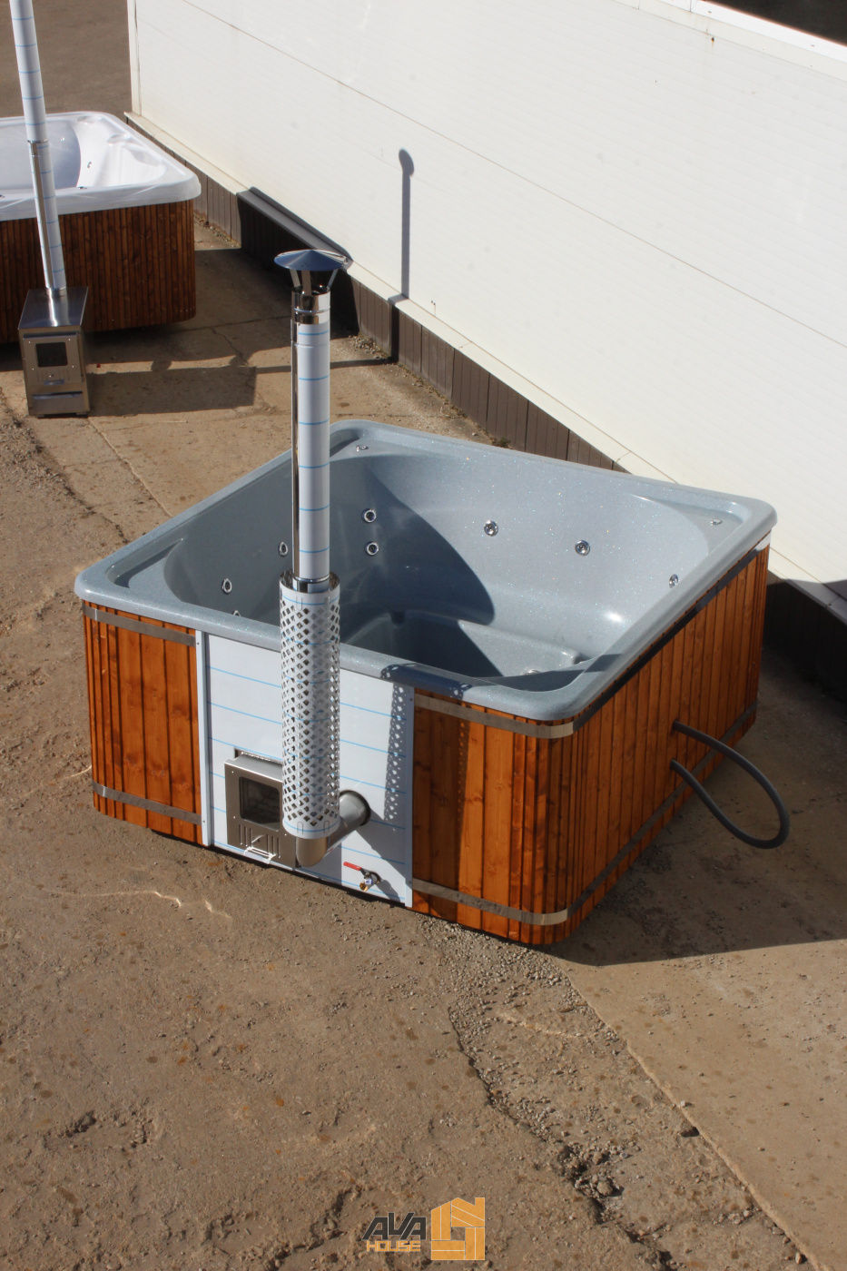 Jacuzzi Ogrodowe 2,2 m termodrewno z wewnętrznym piecem, hydromasażem, oświetleniem, pokrywą termiczną