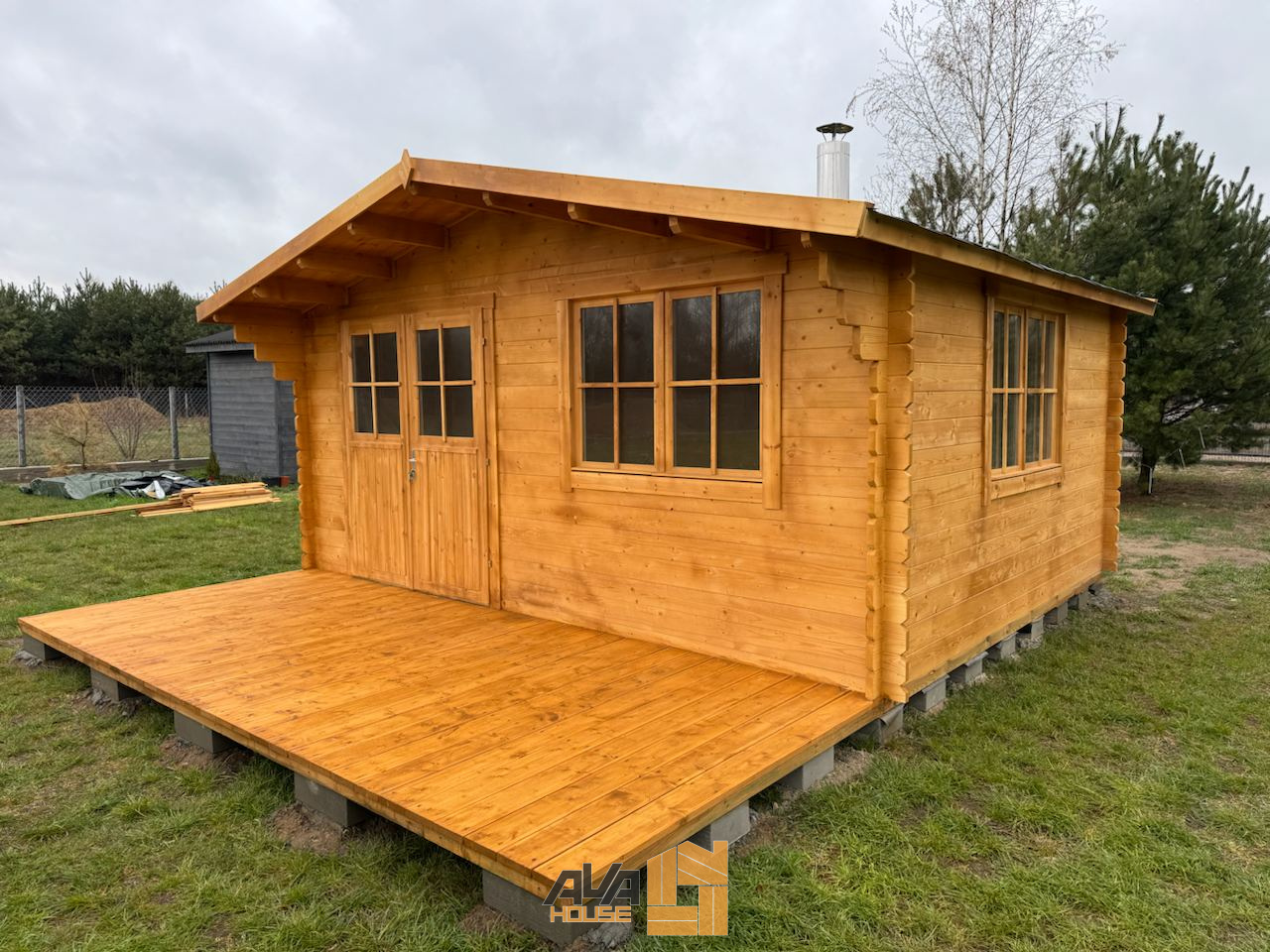 Stwórz Przestrzeń Marzeń: Dobudowanie Tarasu do Domu z Katalogu Avahouse